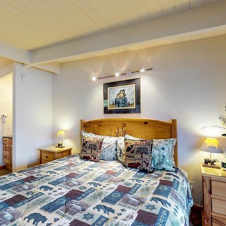 Many Springs Lakefront Condos ビッグフォーク エクステリア 写真