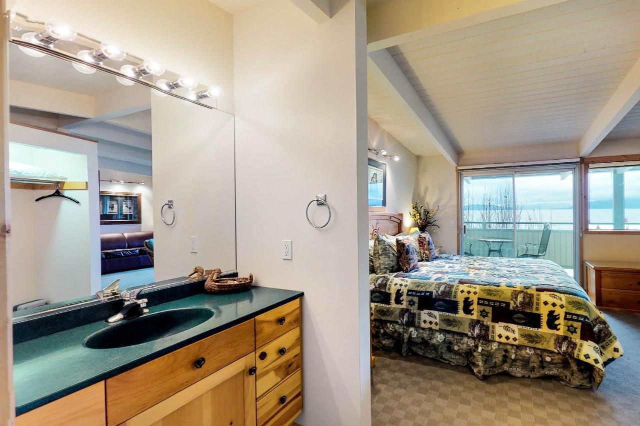 Many Springs Lakefront Condos ビッグフォーク 部屋 写真