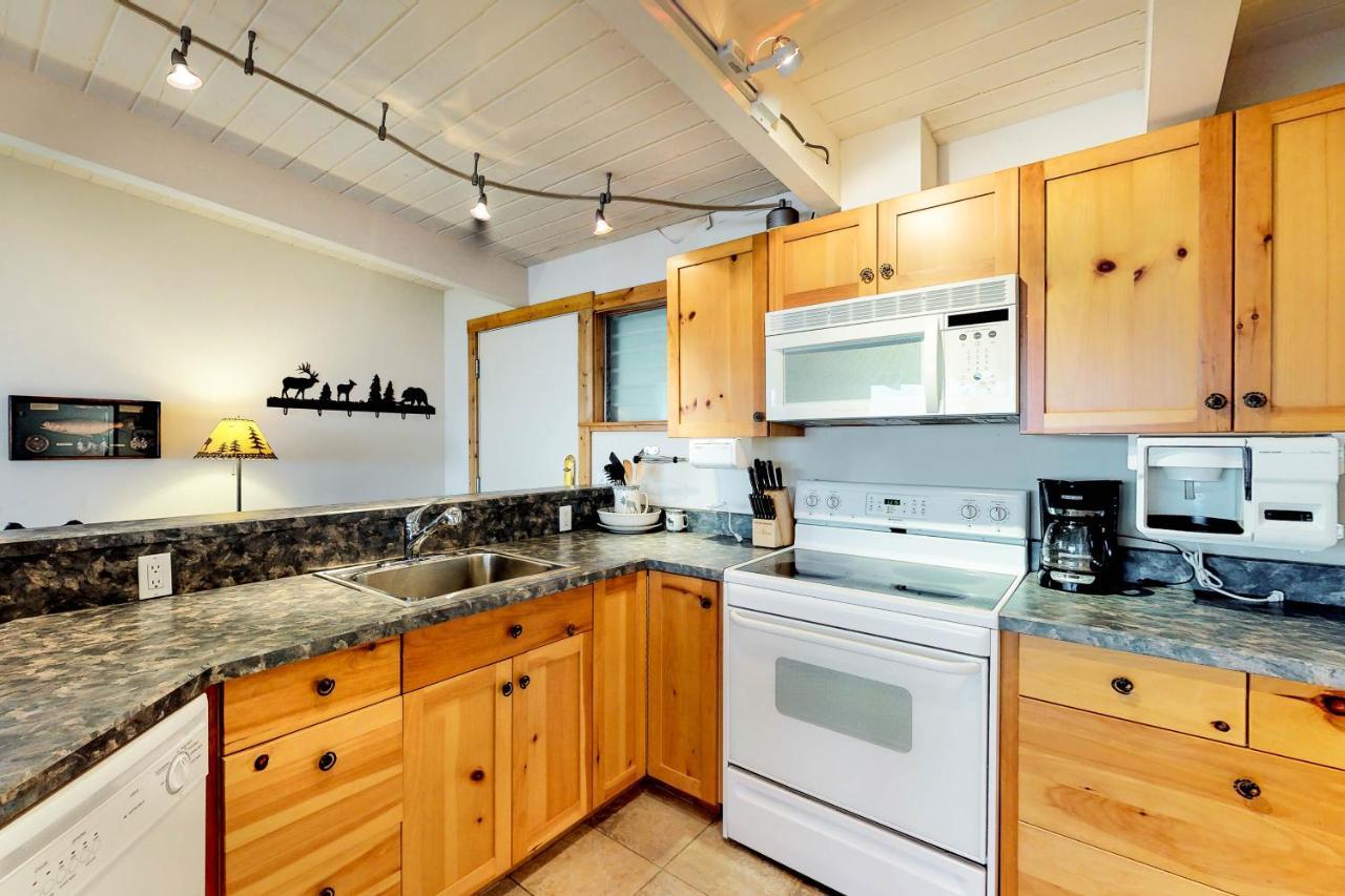 Many Springs Lakefront Condos ビッグフォーク 部屋 写真