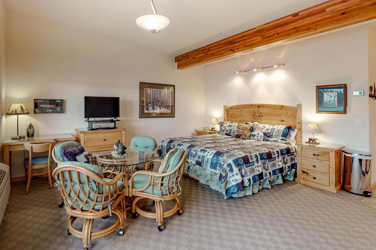 Many Springs Lakefront Condos ビッグフォーク 部屋 写真